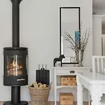 Renovated Summer House In Tisvilde בית נופש