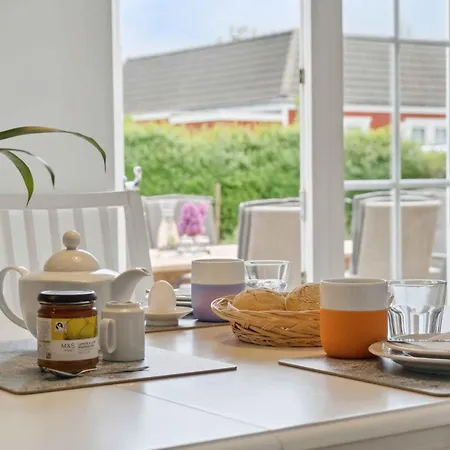 Renovated Summer House In Tisvilde *