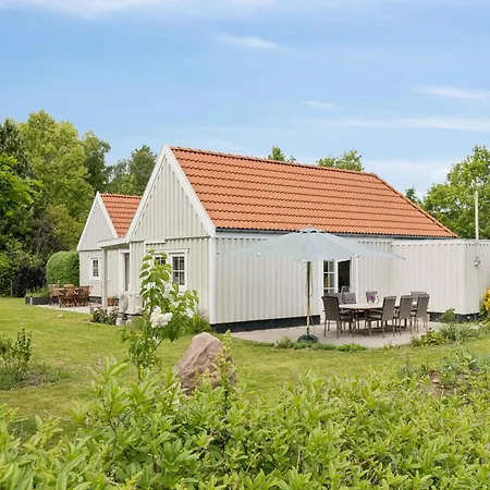 Renovated Summer House In Tisvilde Vejby