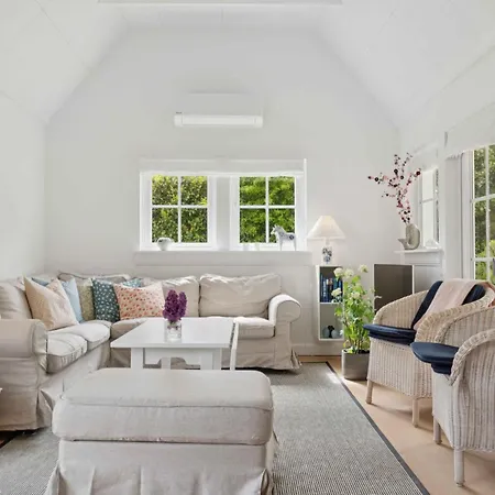 Renovated Summer House In Tisvilde *