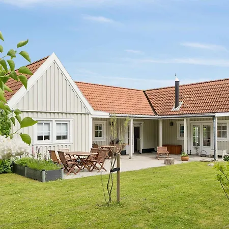 Feriehus Renovated Summer House In Tisvilde *