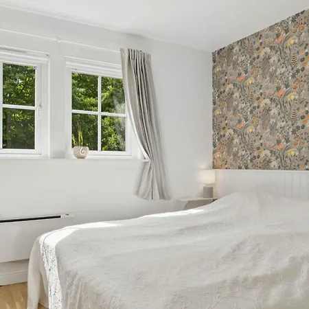 Renovated Summer House In Tisvilde *