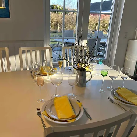 Renovated Summer House In Tisvilde *